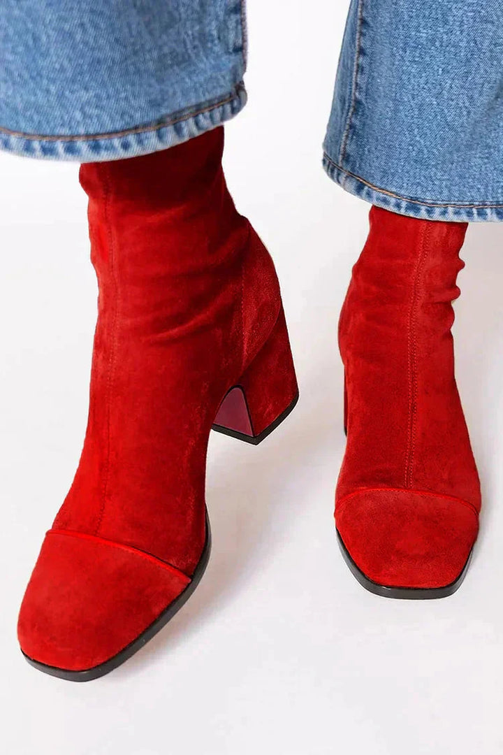 Botas em Camurça com Salto - Aurora
