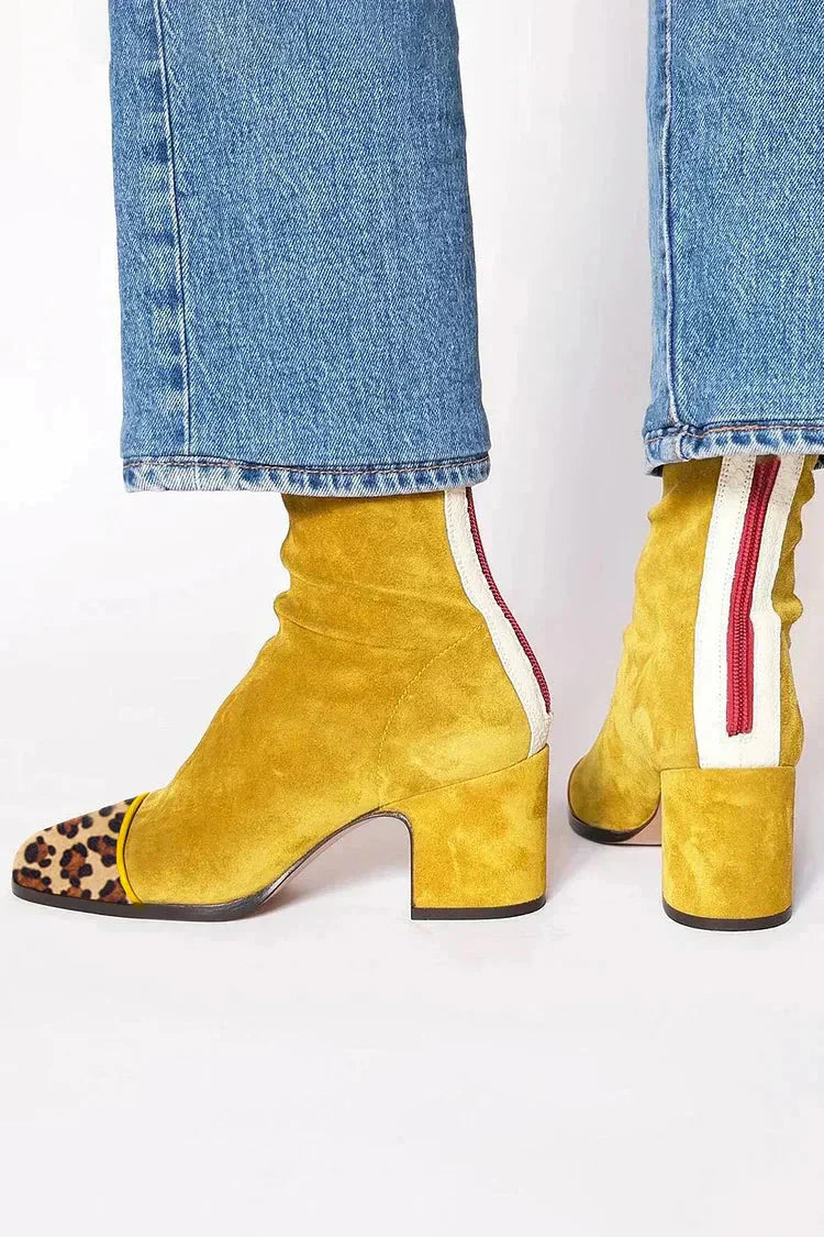 Botas em Camurça com Salto - Aurora