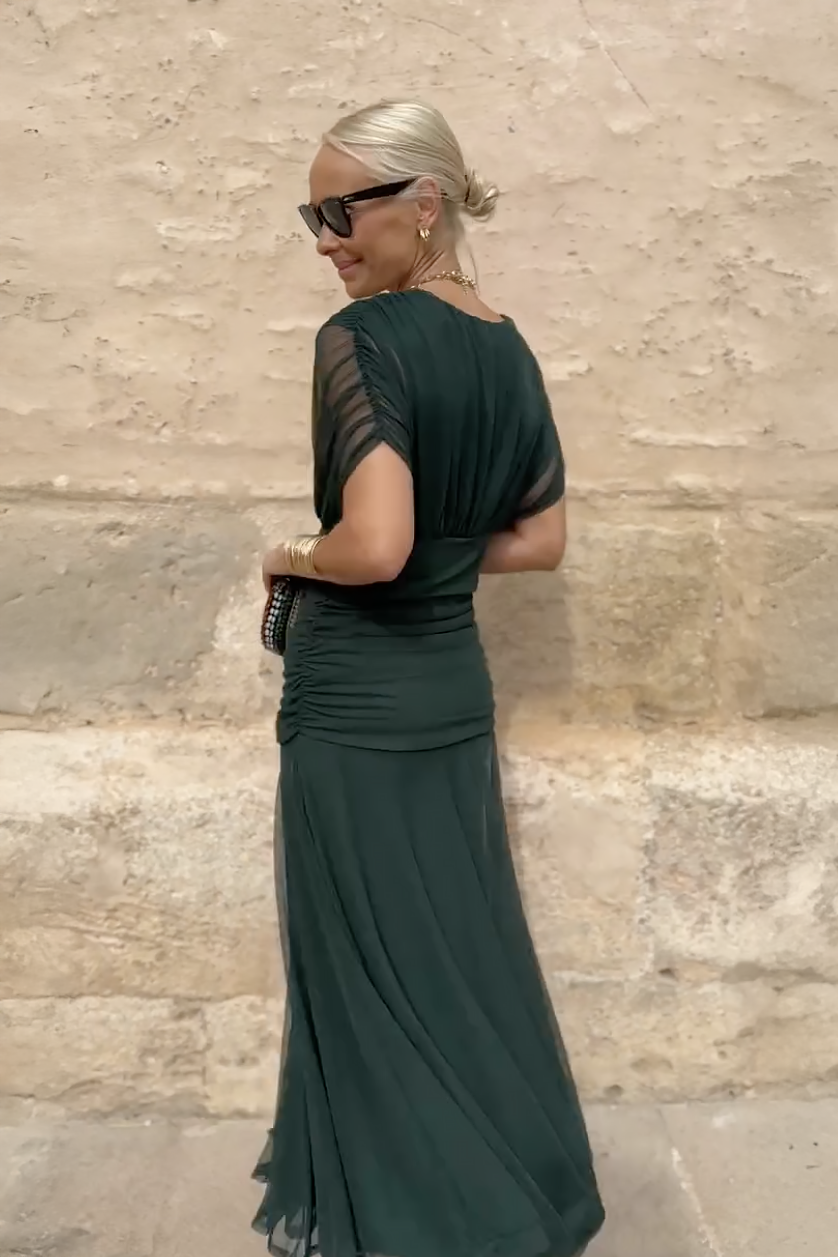 Vestido Elegante com Decote em V