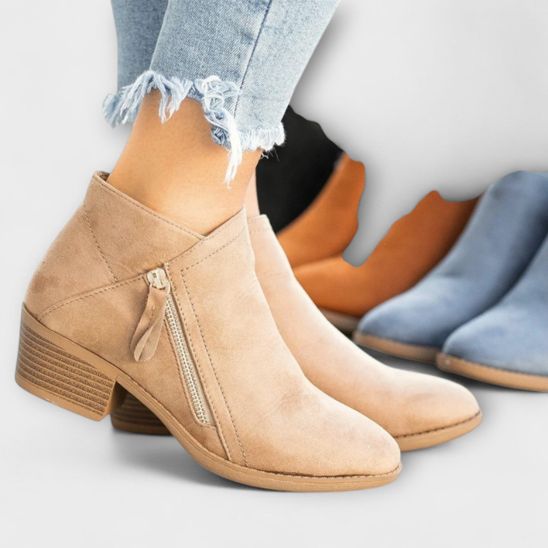 Larissa - Botas Camurça com salto largo