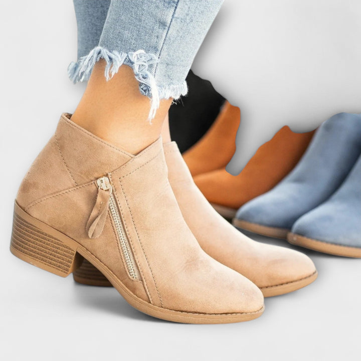 Larissa - Botas Camurça com salto largo