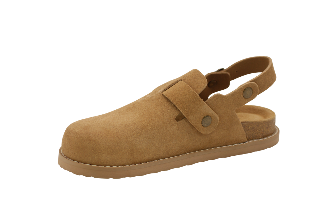 3122 | Clogs de camurça com fivelas
