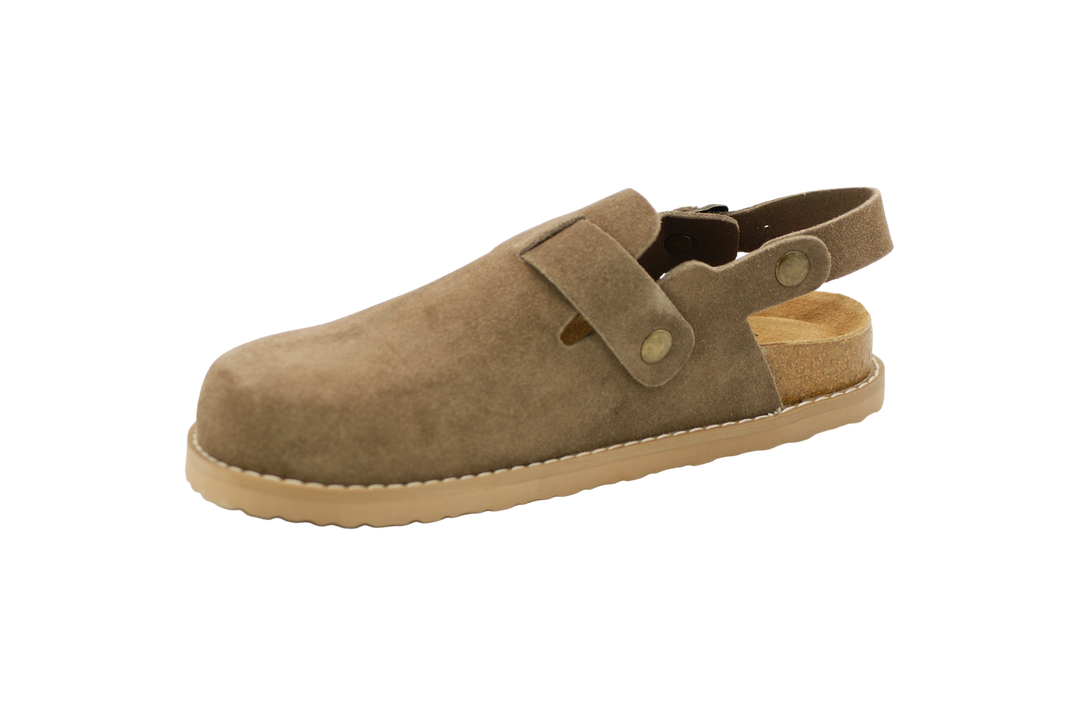 3122 | Clogs de camurça com fivelas