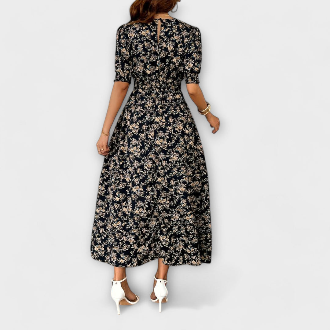 Amelia – Vestido com Decote Redondo e Padrão Floral