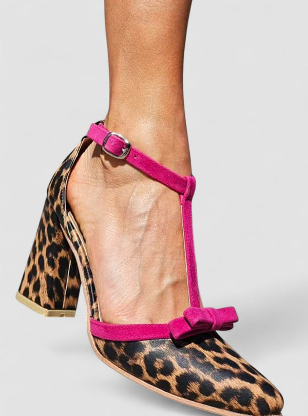 Leontina - Sandálias verdes com padrão leopardo e detalhe colorido