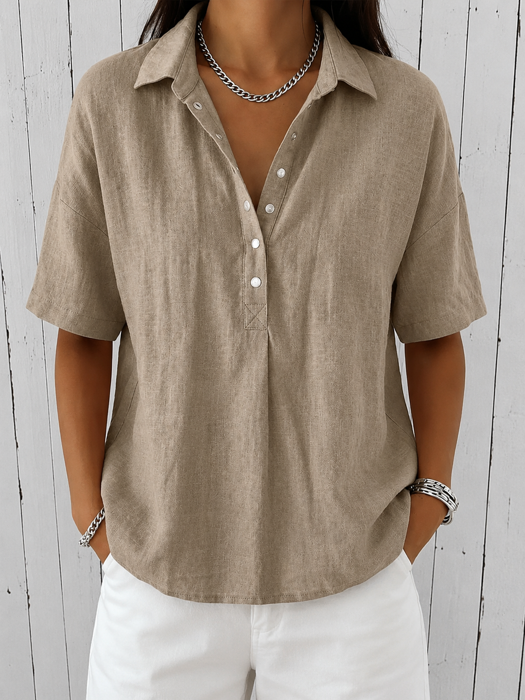 Ava | Blusa com Colarinho e Detalhes em Botão