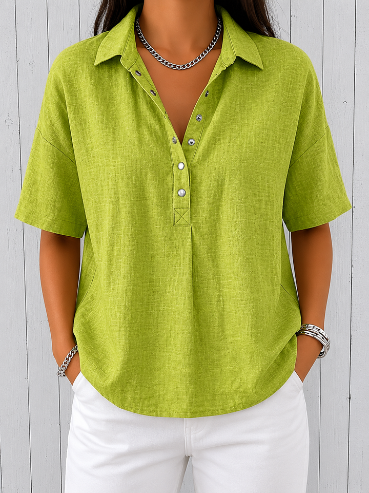 Ava | Blusa com Colarinho e Detalhes em Botão