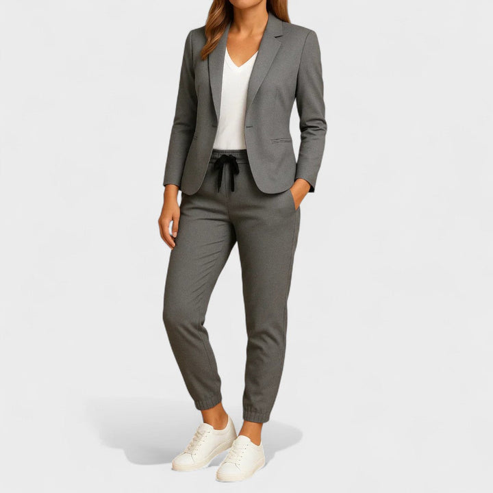 Gabriela - Conjunto Elegante com Casaco e Calças