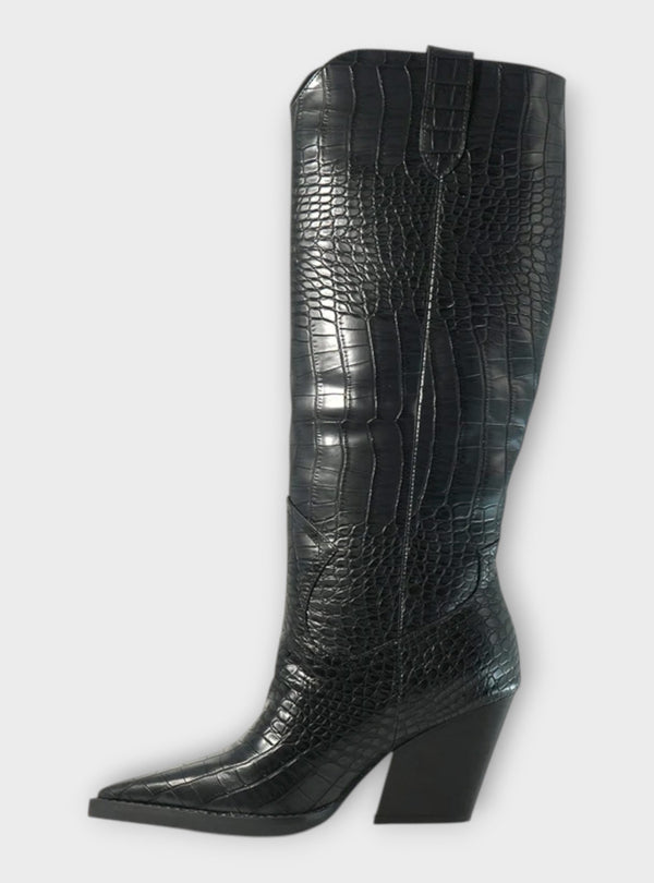 Botas com Design Croco e Salto Elegante