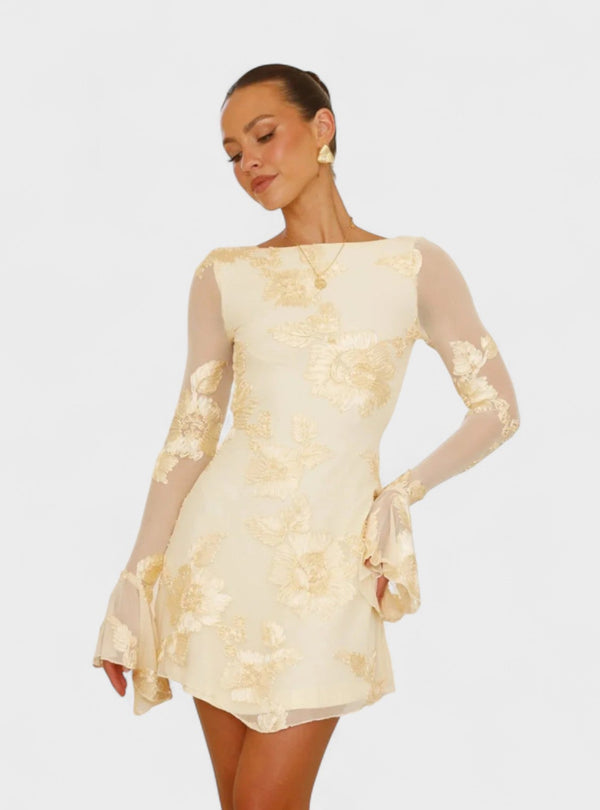 Júlia - Vestido com encanto floral
